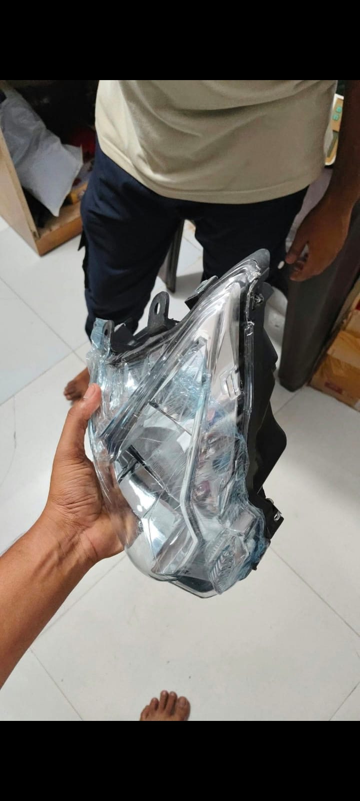 Bajaj Pulsar NS 200 Headlight Assembly (Without Bulb) – Premium Fitting & Quality